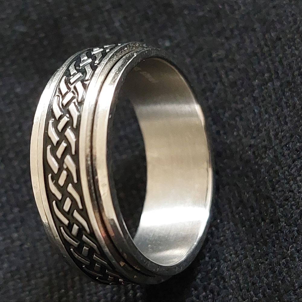 Stainless Steel Silver And Black Laser Cut Spinner Ring, Size 9